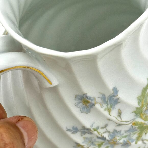 Haviland France Limoges Margaux 20 oz Torse Shaped Porcelain Pitcher Blue Gold - Picture 12 of 16